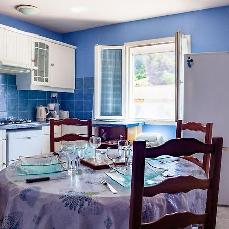 Appartement Avec Piscine Et Cuisine Roquefort-la-Bedoule Exterior photo